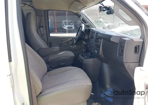 2022 Chevrolet Express G2500 from USA, damaged, VIN 1GCWGAFPXN1282567